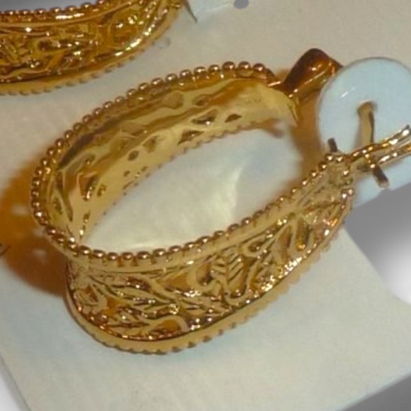 Shiny Gold Filigree, Silver Plated, Cut Out Design, Oval Open Hoop Earrings New - Picture 5 of 11